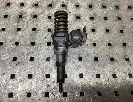 Форсунка Volkswagen Passat B6 (3C) 2005-2010  Volkswagen Passat Passat B6 (3C) 2005-2010
