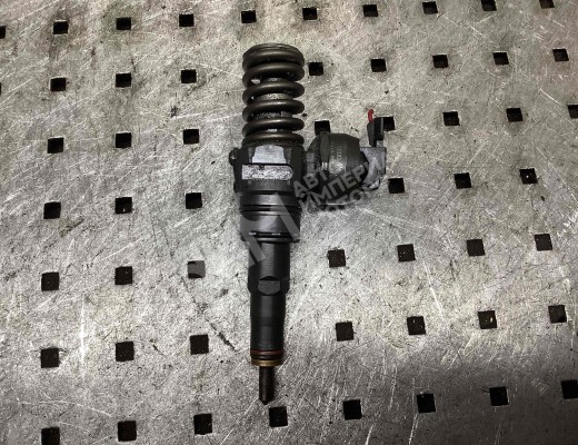 Форсунка Volkswagen Passat B6 (3C) 2005-2010  Volkswagen Passat Passat B6 (3C) 2005-2010