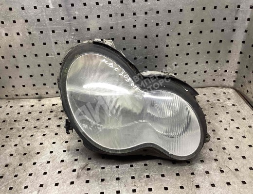 Фара правая Mercedes C (W203) 2000-2004  Mercedes C C (W203) 2000-2004