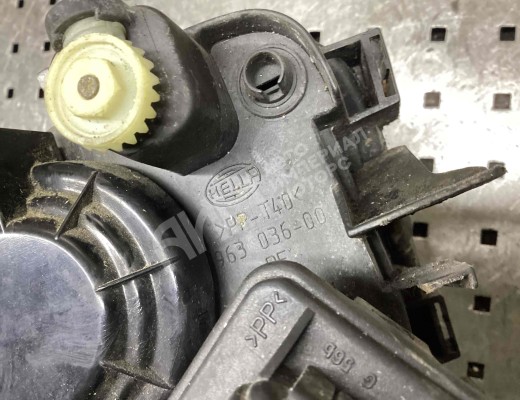 Фара правая Audi A3 I (8L) 1996-2000  Audi A3 A3 I (8L) 1996-2000
