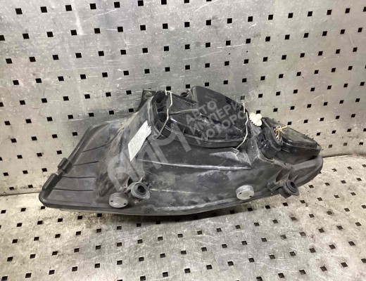 Фара правая Seat Ibiza III (6L) 2002-2008  Seat Ibiza Ibiza III (6L) 2002-2008
