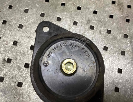 Подушка крепления двигателя Volkswagen Polo III (6N/6K) 1994-2002  Volkswagen Polo Polo III (6N/6K) 1994-2002