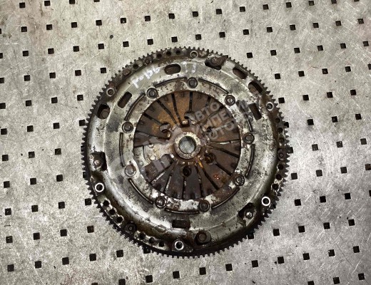 Маховик Volkswagen Passat B6 (3C) 2005-2010  Volkswagen Passat Passat B6 (3C) 2005-2010