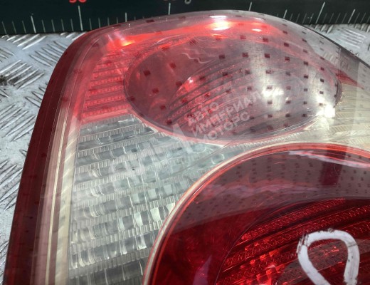 Фонарь задний правый Volkswagen Passat B5+ (3B) 2000-2005 рестайлинг  Volkswagen Passat Passat B5+ (3B) 2000-2005 рестайлинг