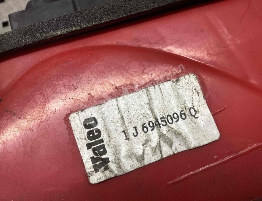 Фонарь задний правый Volkswagen Golf IV (1J) 1997-2004  Volkswagen Golf Golf IV (1J) 1997-2004