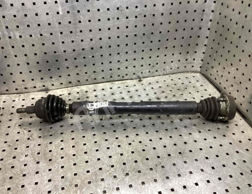 Полуось передняя правая (приводной вал, ШРУС) Audi A3 I (8L) 1996-2000  Audi A3 A3 I (8L) 1996-2000