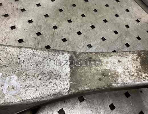 Кулак поворотный левый Cadillac STS I 2004-2011  Cadillac STS STS I 2004-2011