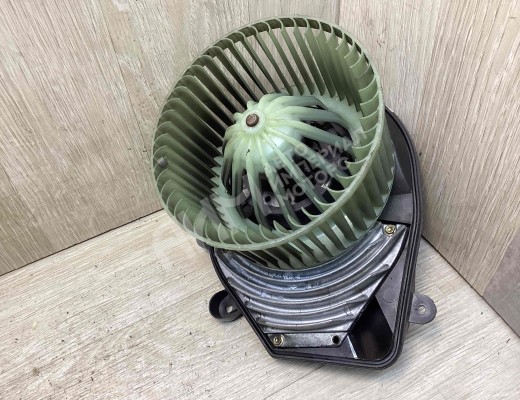 Моторчик печки Volkswagen Passat B5+ (3B) 2000-2005 рестайлинг  Volkswagen Passat Passat B5+ (3B) 2000-2005 рестайлинг