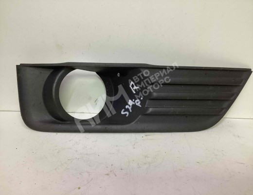 Заглушка (решетка) в бампер передний Ford Focus II 2005-2008  Ford Focus Focus II 2005-2008