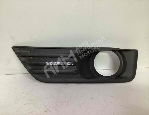 Заглушка (решетка) в бампер передний Ford Focus II 2005-2008  Ford Focus Focus II 2005-2008