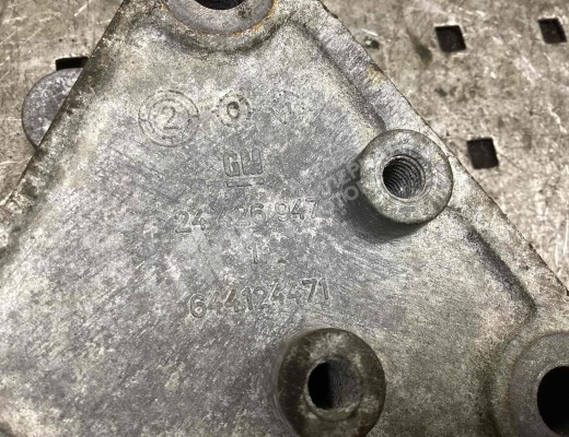 Кронштейн полуоси Opel Vectra C 2002-2005  Opel Vectra Vectra C 2002-2005