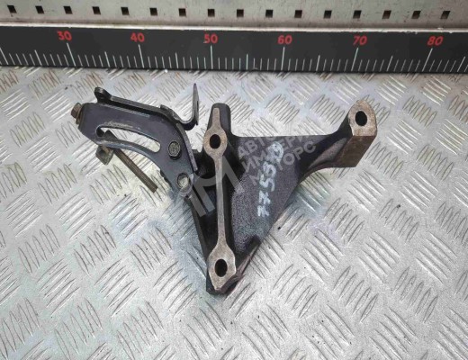 Кронштейн генератора Nissan Primera II (P11) 1996-2002  Nissan Primera Primera II (P11) 1996-2002