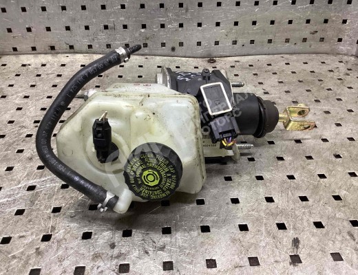 Цилиндр тормозной главный Mercedes E (W211) 2006-2009 рестайлинг  Mercedes E E (W211) 2006-2009 рестайлинг