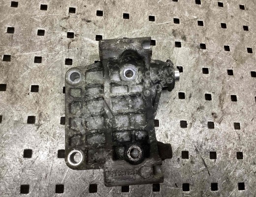 Кронштейн генератора Audi A6 C6 (4F) 2004-2008  Audi A6 A6 C6 (4F) 2004-2008