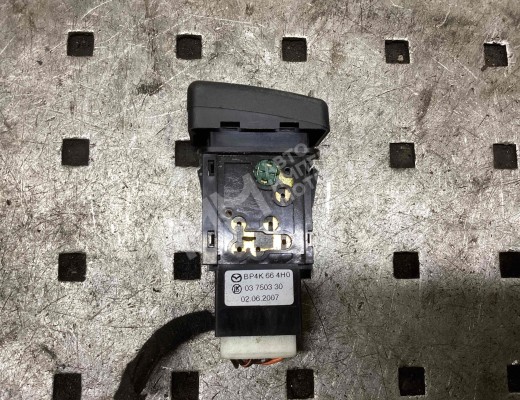 Кнопка аварийной сигнализации Mazda 3 I (BK) 2003-2009  Mazda 3 3 I (BK) 2003-2009