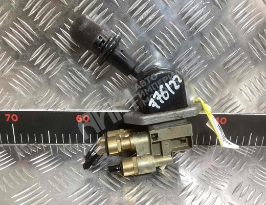 Кран ручного тормоза Renault Midlum I 2000-2006  Renault Midlum Midlum I 2000-2006