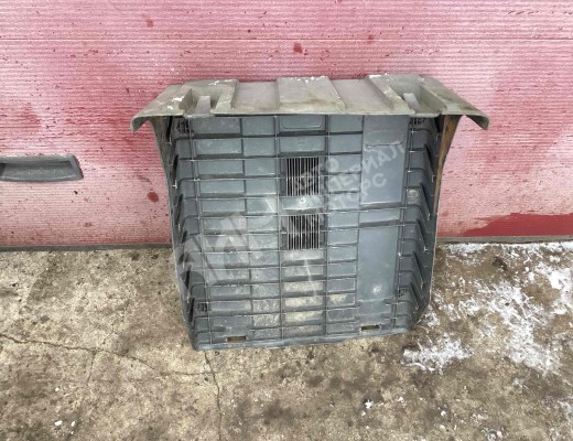 Крышка аккумулятора Iveco Stralis I 2002-2012  Iveco Stralis Stralis I 2002-2012