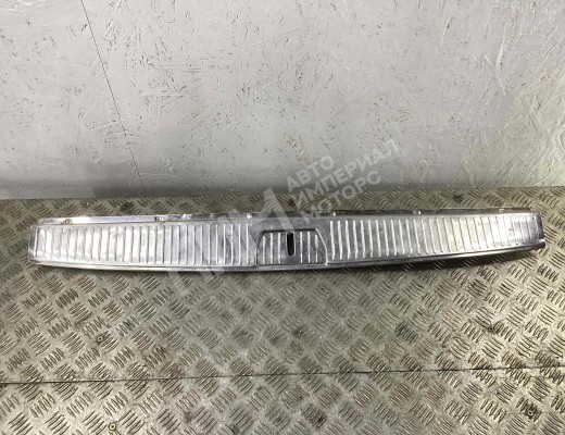 Накладка внутренняя на заднюю панель кузова Mercedes E (W211) 2002-2006  Mercedes E E (W211) 2002-2006