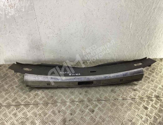 Накладка внутренняя на заднюю панель кузова Volkswagen Phaeton (3D) 2002-2016  Volkswagen Phaeton Phaeton (3D) 2002-2016
