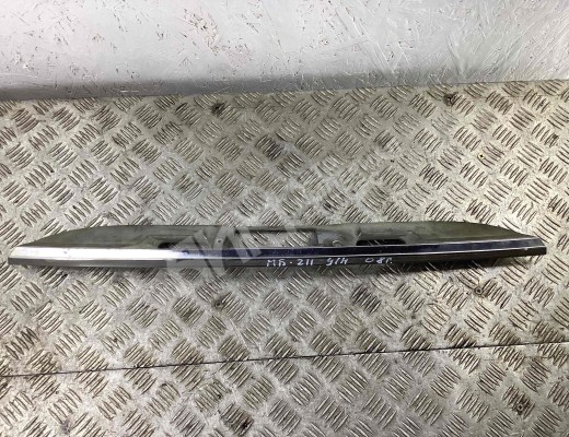 Накладка двери (крышки) багажника Mercedes E (W211) 2006-2009 рестайлинг  Mercedes E E (W211) 2006-2009 рестайлинг