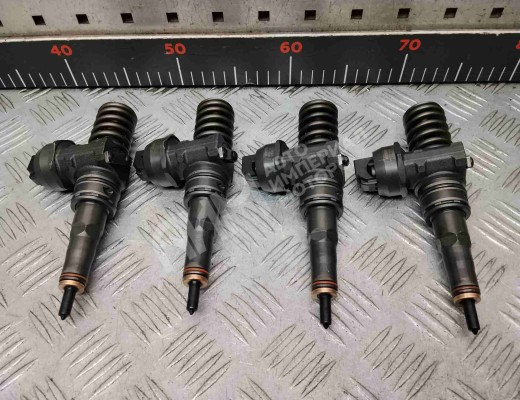 Форсунка Volkswagen Golf V (1K) 2004-2009  Volkswagen Golf Golf V (1K) 2004-2009