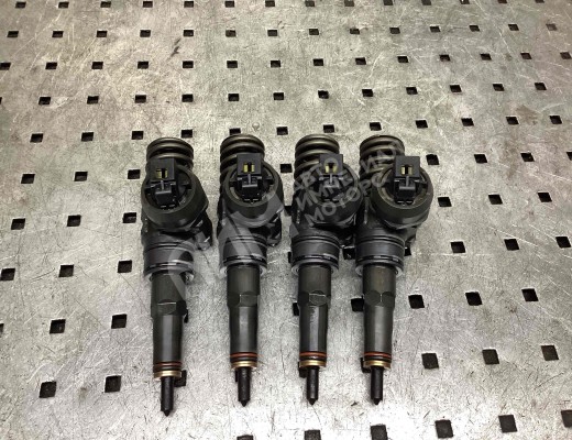 Форсунка Volkswagen Golf V (1K) 2004-2009  Volkswagen Golf Golf V (1K) 2004-2009