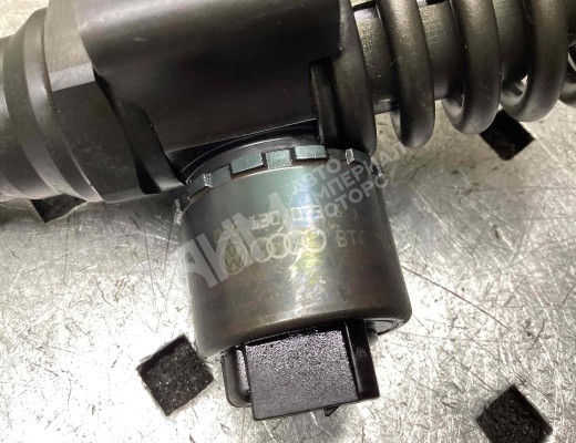 Форсунка Volkswagen Passat B6 (3C) 2005-2010  Volkswagen Passat Passat B6 (3C) 2005-2010
