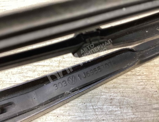 Щеткодержатель задний Volkswagen Golf IV (1J) 1997-2004  Volkswagen Golf Golf IV (1J) 1997-2004