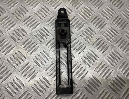 Механизм регулировки высоты ремня безопасности Volkswagen Golf IV (1J) 1997-2004  Volkswagen Golf Golf IV (1J) 1997-2004