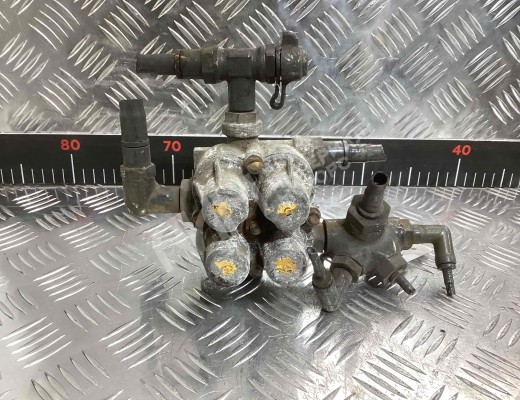 Клапан защитный 4-х контурный Renault Magnum E-TECH II 1997-2000  Renault Magnum Magnum E-TECH II 1997-2000