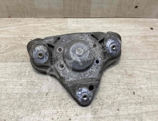 Опора амортизатора верхняя (чашка) Volkswagen Passat B5 (3B) 1996-2000  Volkswagen Passat Passat B5 (3B) 1996-2000