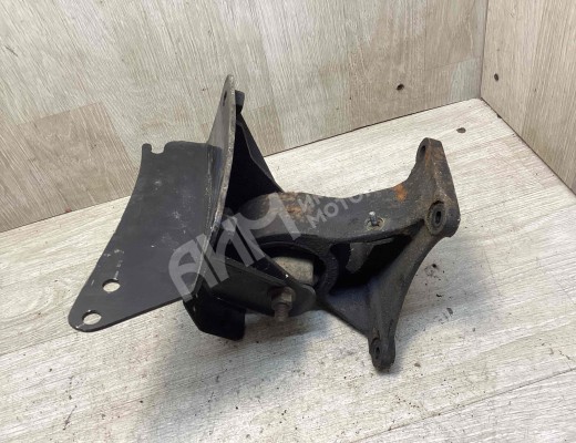 Подушка крепления двигателя Jeep G. Cherokee II (WJ) 1999-2005  Jeep Grand Cherokee G. Cherokee II (WJ) 1999-2005