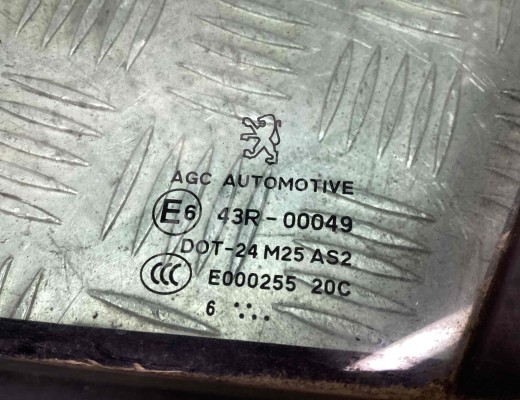 Форточка передняя левая Peugeot 407 2004-2010  Peugeot 407 407 2004-2010