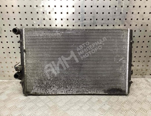 Радиатор (основной) Volkswagen Bora (1J) 1998-2005  Volkswagen Bora Bora (1J) 1998-2005