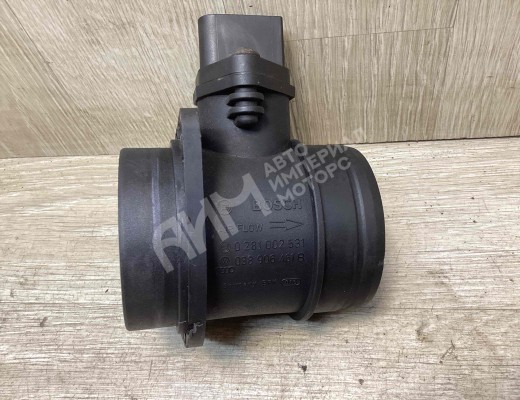 Расходомер воздуха Volkswagen Transporter T5 (7H) 2003-2015  Volkswagen Transporter Transporter T5 (7H) 2003-2015