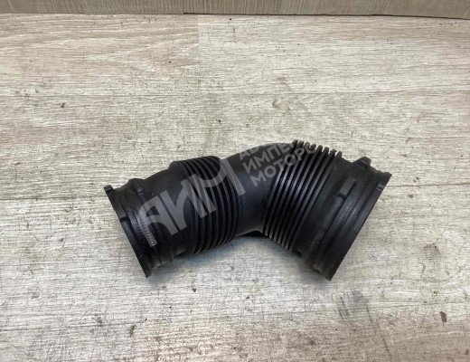 Патрубок воздушного фильтра Audi A4 B7 (8EC, 8ED) 2004-2008  Audi A4 A4 B7 (8EC, 8ED) 2004-2008