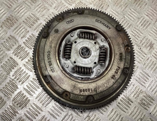 Комплект сцепления Volkswagen Golf IV (1J) 1997-2004  Volkswagen Golf Golf IV (1J) 1997-2004