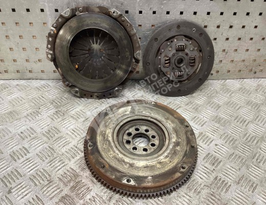 Комплект сцепления Nissan Primera I (P10) 1990-1996  Nissan Primera Primera I (P10) 1990-1996