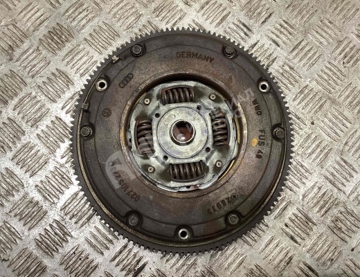 Комплект сцепления Volkswagen Golf IV (1J) 1997-2004  Volkswagen Golf Golf IV (1J) 1997-2004