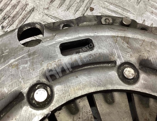 Корзина сцепления Volkswagen Golf V (1K) 2004-2009  Volkswagen Golf Golf V (1K) 2004-2009