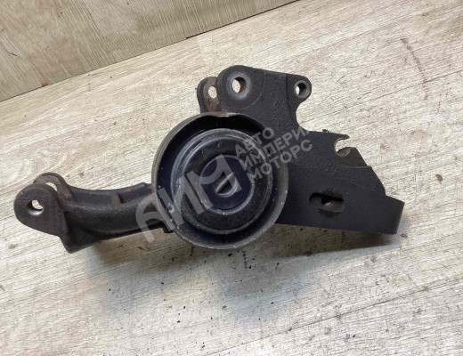 Кронштейн генератора Peugeot 806 1994-2002  Peugeot 806 806 1994-2002