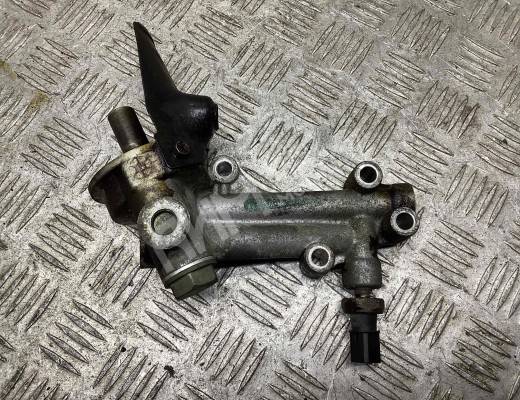 Корпус масляного фильтра Nissan Primera I (P10) 1990-1996  Nissan Primera Primera I (P10) 1990-1996