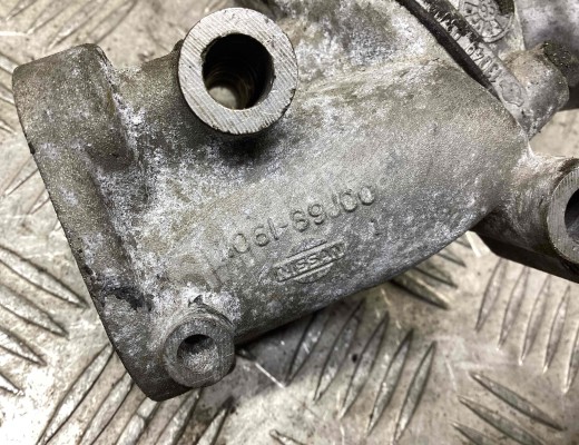 Корпус термостата Nissan Primera II (P11) 1996-2002  Nissan Primera Primera II (P11) 1996-2002