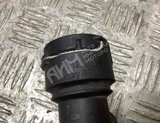 Фланец (тройник) системы охлаждения Volkswagen Golf IV (1J) 1997-2004  Volkswagen Golf Golf IV (1J) 1997-2004