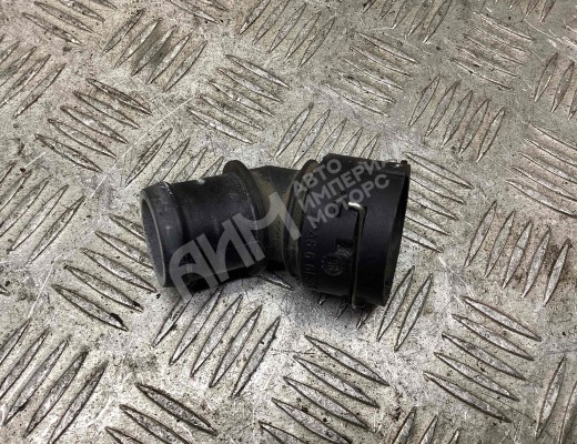 Фланец (тройник) системы охлаждения Volkswagen Golf IV (1J) 1997-2004  Volkswagen Golf Golf IV (1J) 1997-2004