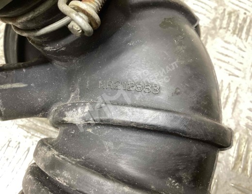 Патрубок воздушного фильтра Mitsubishi Galant VIII 1996-2003  Mitsubishi Galant Galant VIII 1996-2003