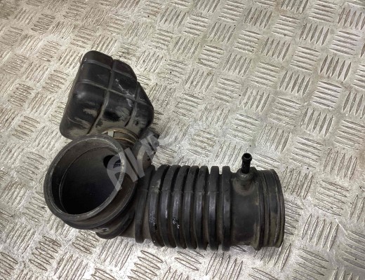 Патрубок воздушного фильтра Mitsubishi Galant VIII 1996-2003  Mitsubishi Galant Galant VIII 1996-2003