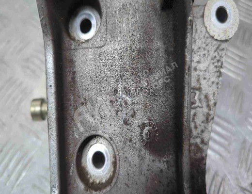 Кронштейн генератора Peugeot 307 (3A/3H) 2001-2005  Peugeot 307 307 (3A/3H) 2001-2005