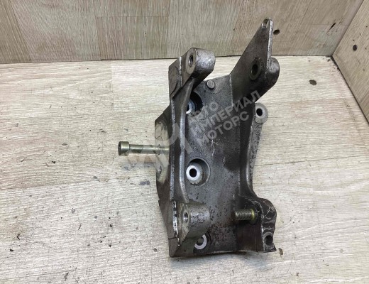 Кронштейн генератора Peugeot 307 (3A/3H) 2001-2005  Peugeot 307 307 (3A/3H) 2001-2005