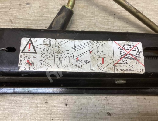 Домкрат Peugeot 206 (2A/2E) 1998-2003  Peugeot 206 206 (2A/2E) 1998-2003